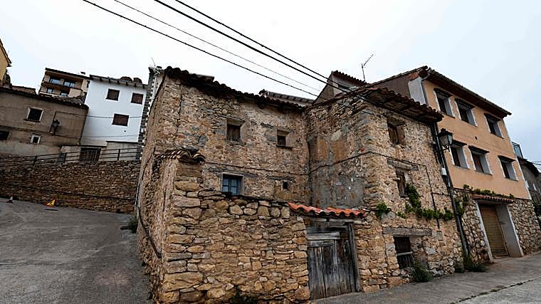 En Allepuz, Eli y su marido regentan el bar local, uno de los puntos de encuentro de los vecinos de la zona