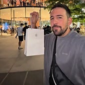 Un español en Tailandia se compra un iPhone y explica cuánto dinero se ha gastado: «Vamos a comprobar que funcione»