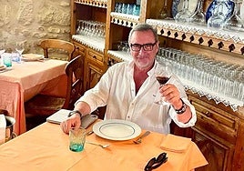 Carlos Herrera indica los alimentos que elimina de su dieta para adelgazar y mantenerse en forma a los 68 años: «Cuando no me abrocha el botón...»