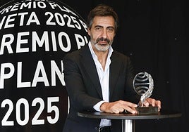 Arturo Pérez-Reverte, contundente sobre lo que hay detrás del Premio Planeta tras llevárselo Juan del Val: «No se gana ni se pierde»