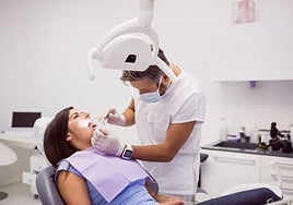 Una ortodoncista explica si los materiales utilizados en consulta son los mismos para todos los pacientes: «Cuando tenemos...»