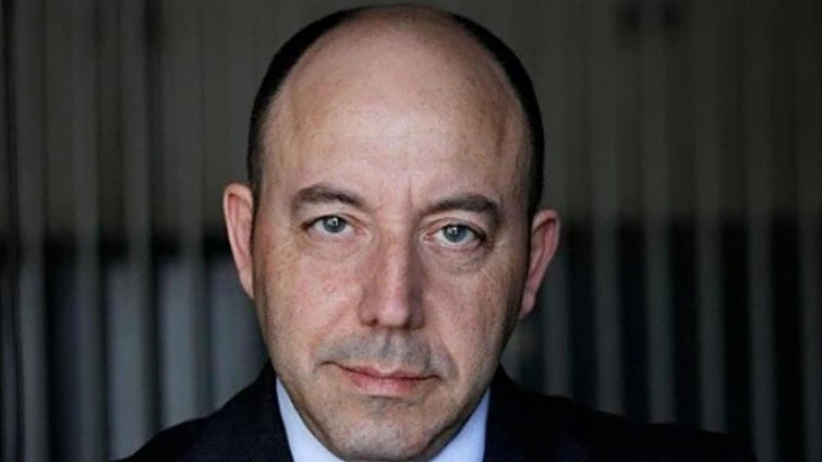 Gonzalo Bernardos, sobre el mercado de la vivienda: «Que se compre una, porque si no lo hace ya, va a tener que pagar muchísimo dinero más y ya veremos si puede comprársela»