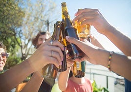 David Callejo, médico, lanza tres preguntas para saber si tienes un problema con el alcohol «Ni siquiera eres consciente»