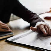 Una notaria explica cómo aceptar una herencia con deudas sin poner en riesgo tu patrimonio: «Solo tienes 30 días»