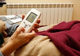 Cómo ahorrar en calefacción este invierno: así puedes calentar tu casa sin elevar la factura de la luz