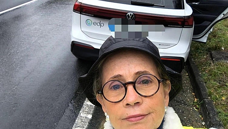 Jorgelina Expósito, trabajadora en una energética, contundente sobre la imposición de la baliza V16: «No sé quién ha aprobado su utilización»