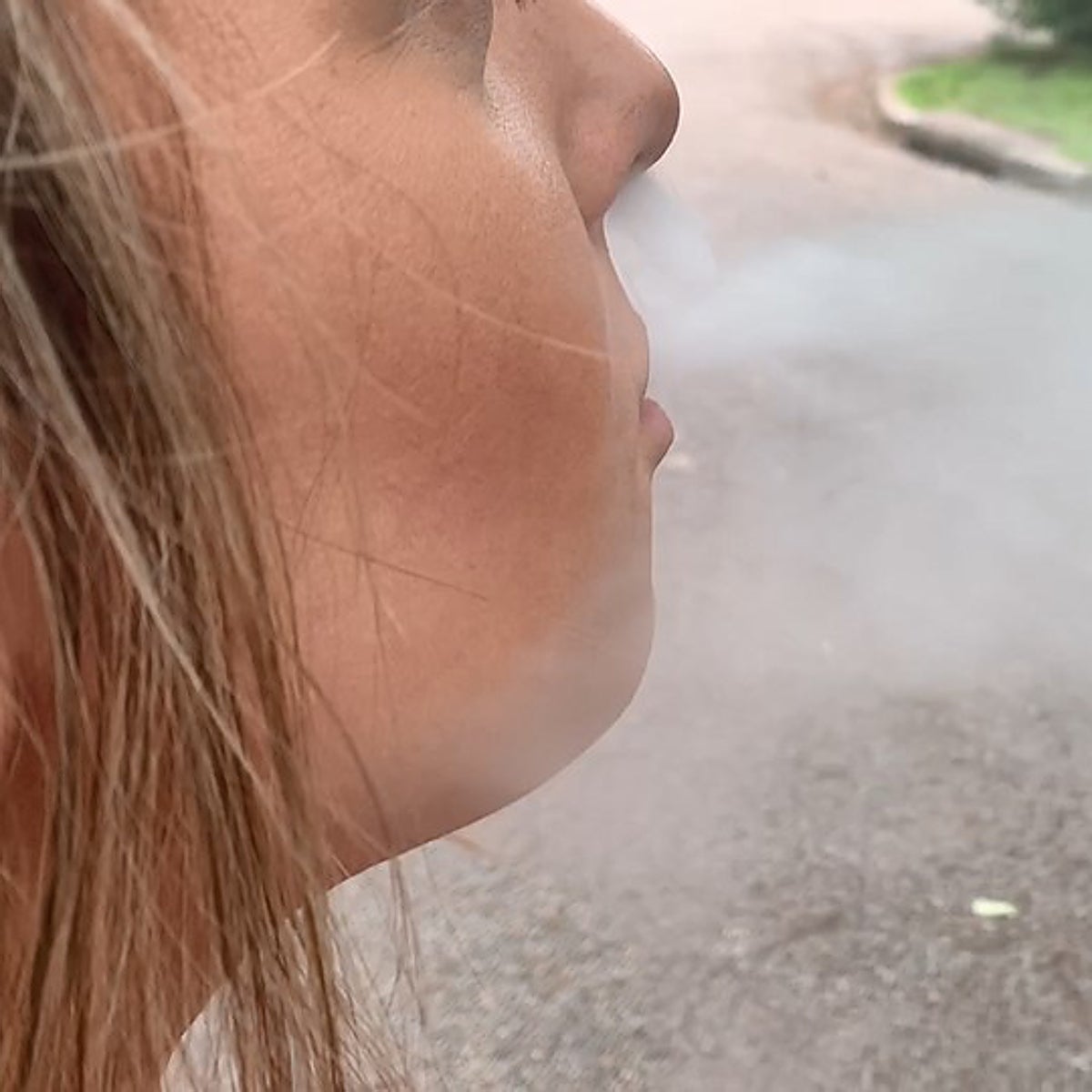 Vapear tiene efectos cardiacos similares a los de fumar