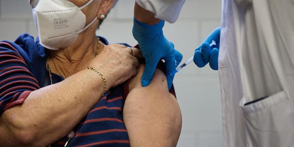 Qué es la artralgia, el efecto secundario más doloroso de las vacunas del Covid-19