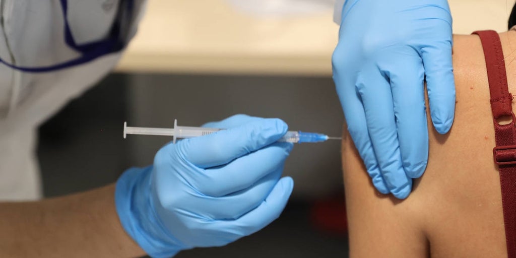 Este es el nuevo efecto secundario de la vacuna de Pfizer contra el Covid Este es el nuevo efecto secundario de la vacuna de Pfizer contra el Covid