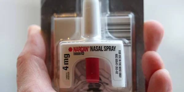 Stop an overdose with a nasal spray?  The US will sell a drug against drug deaths without a prescription