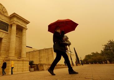 Así puede afectar a la salud la lluvia de 'sangre' que llega a España: estas pueden ser las consecuencias