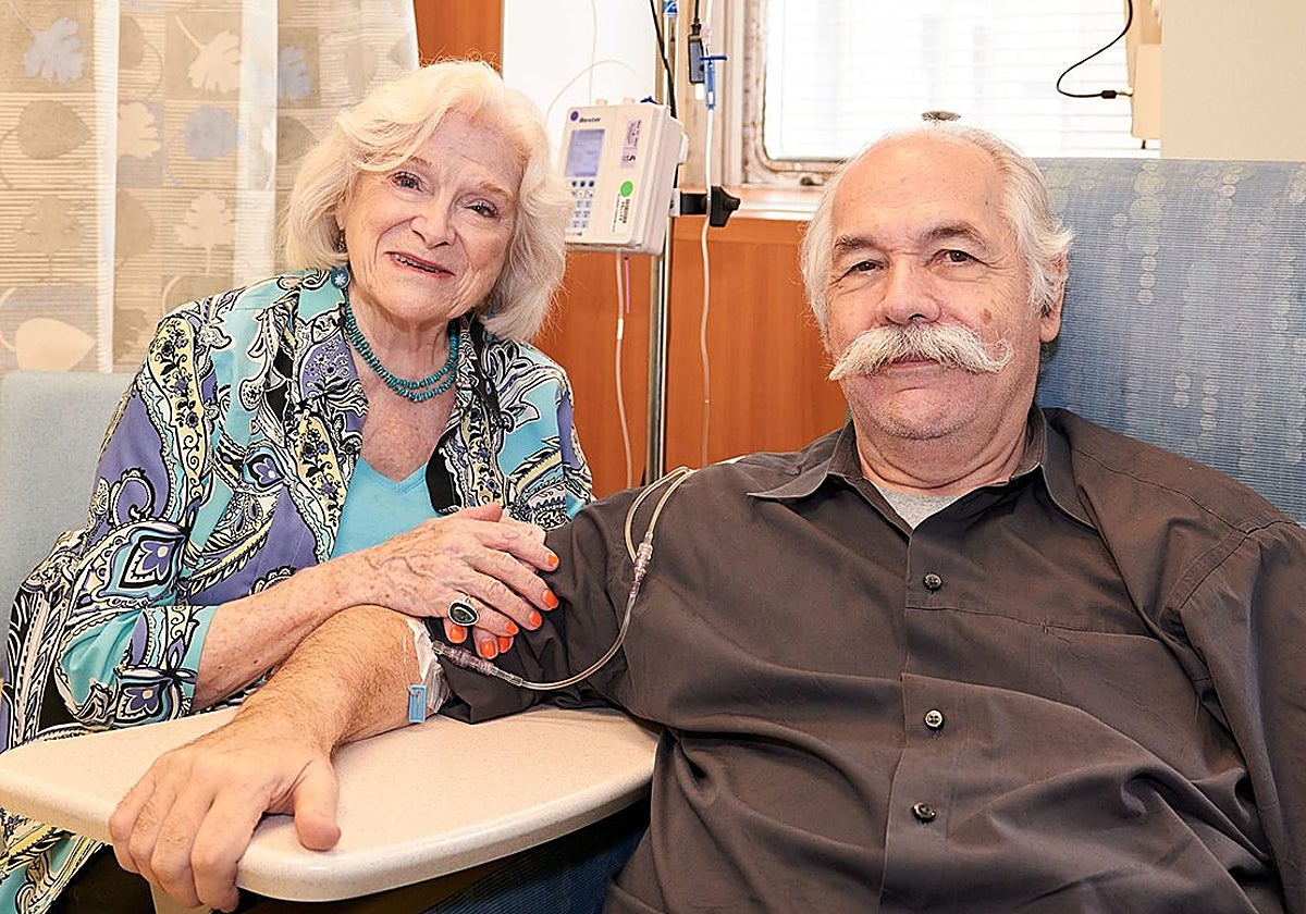 Michael Toomey, de 76 años, uno de los primeros pacientes en recibir lecanemab tras su aprobación