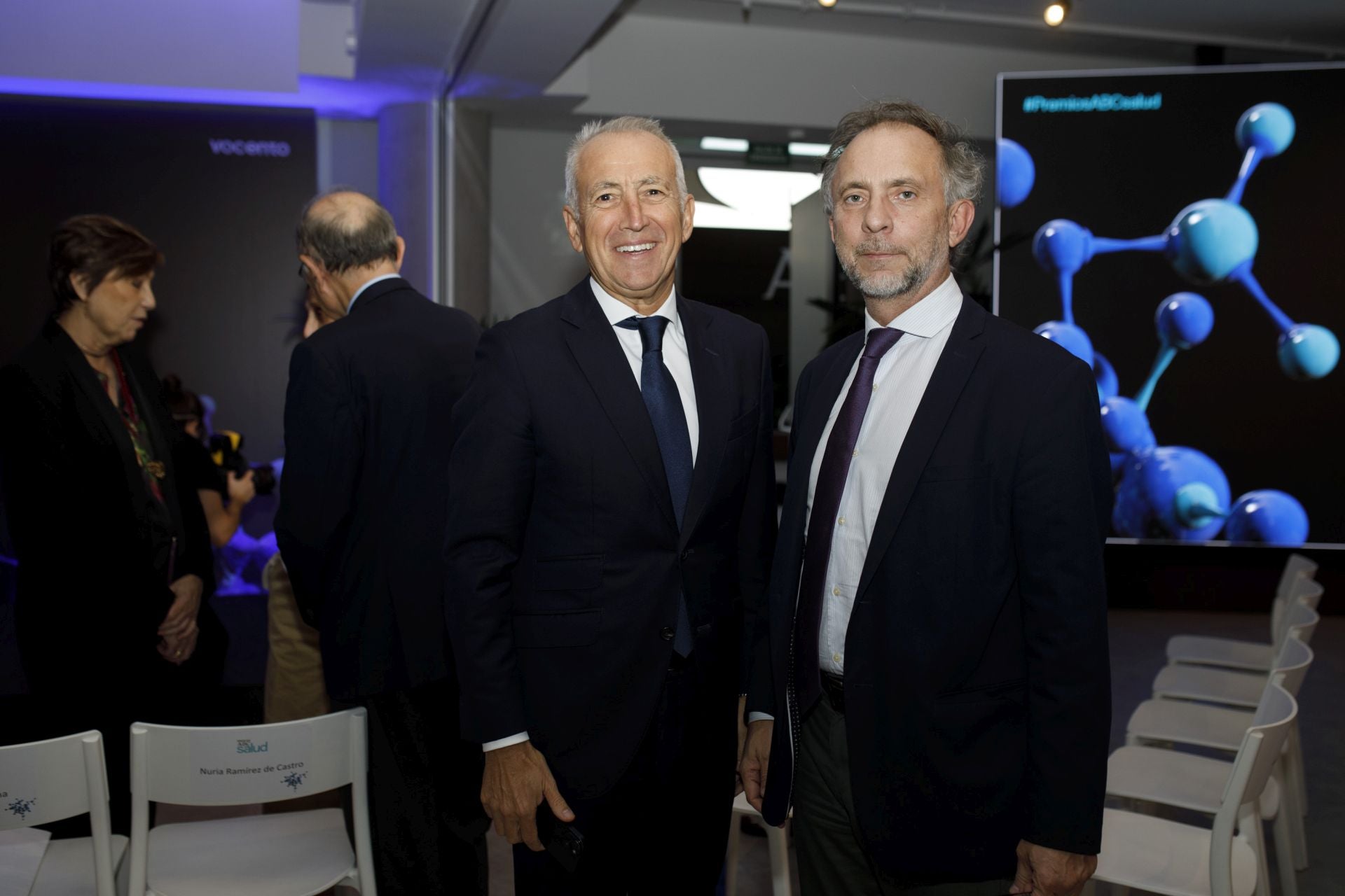 Jaime Ortiz Olmeda, director comercial y  marketing de Asisa, y  Carlos Eiroa, director de publicidad de Asisa