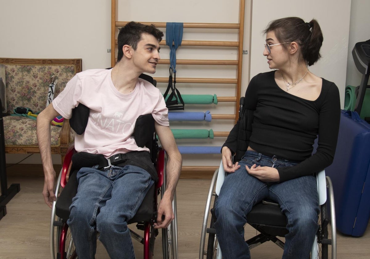 Marta y Álvaro Sánchez, hermanos con ataxia de Friedreich