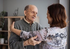 Cinfa presenta una convocatoria de ayudas para entidades sociales que impulsen iniciativas de apoyo a personas cuidadoras