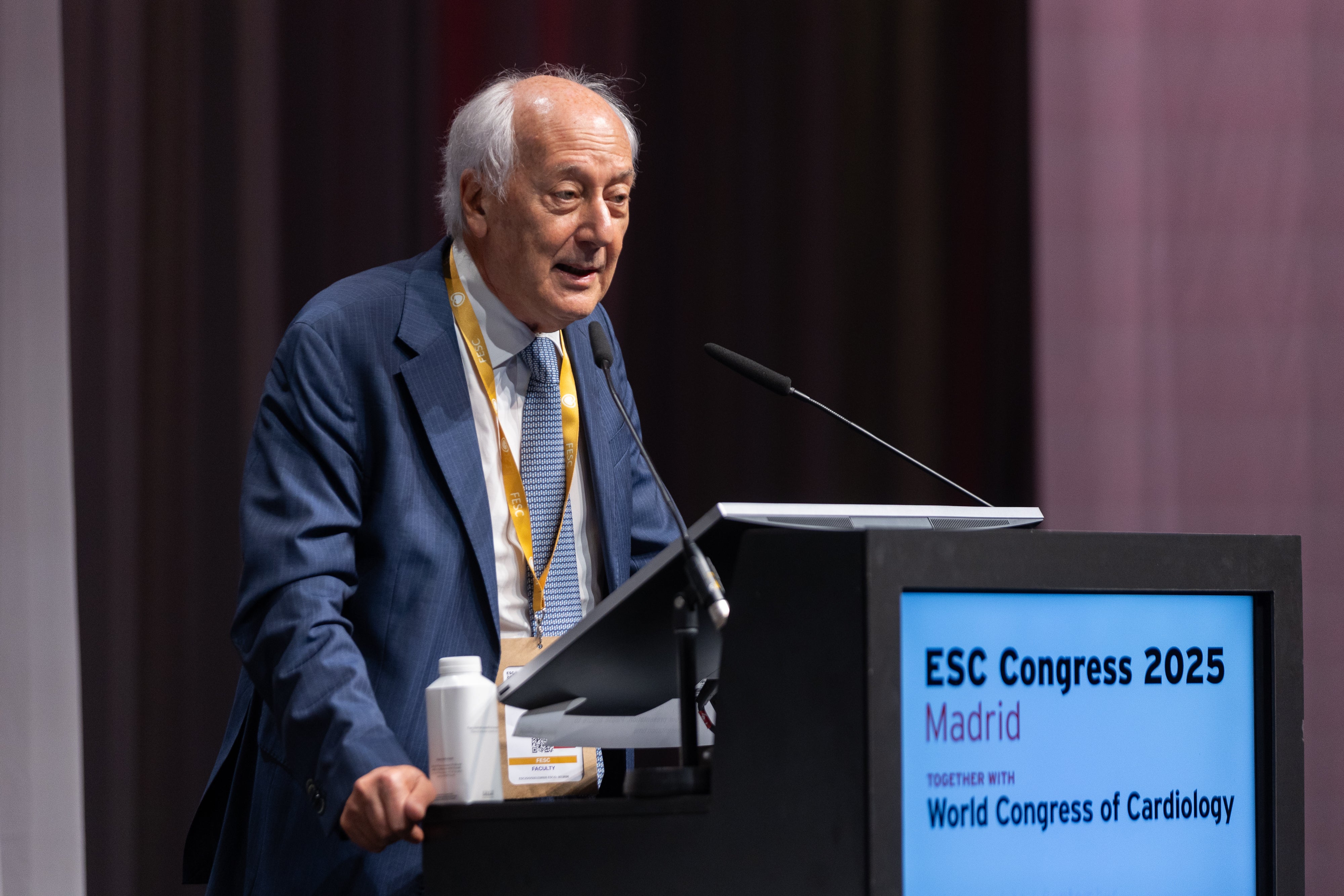 Filippo Crea durante el Congreso Europeo de Cardiología celebrado en Madrid