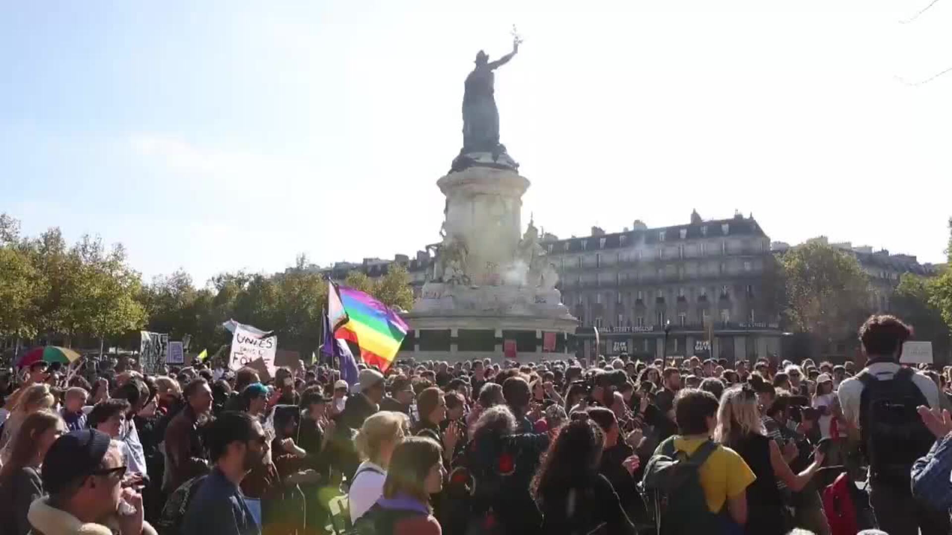 La marcha &quot;Mad Pride&quot; desfila en París por la salud mental