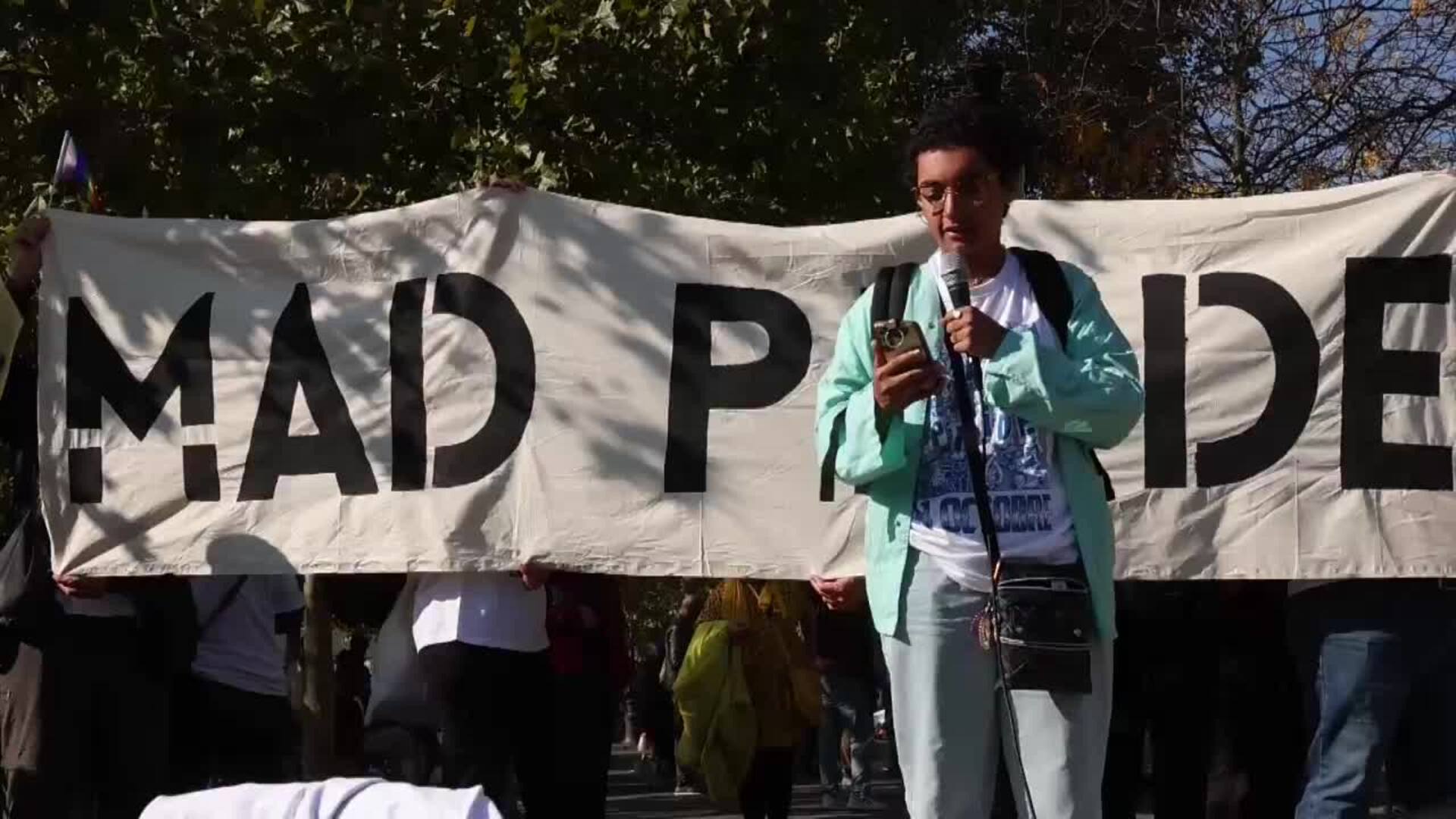 París acoge la &quot;Mad Pride&quot;, una marcha por la salud mental