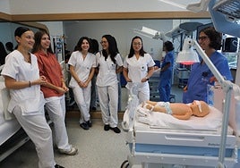 Así se entrenan en las aulas los médicos del futuro: La Universidad CEU San Pablo inaugura su Hospital de Simulación Clínica