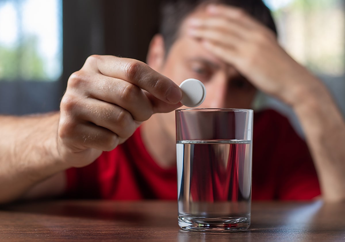 Las trampas de los remedios para la resaca: abuso de alcohol y ningún milagro