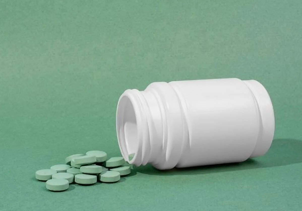 Bote de pastillas, imagen de archivo