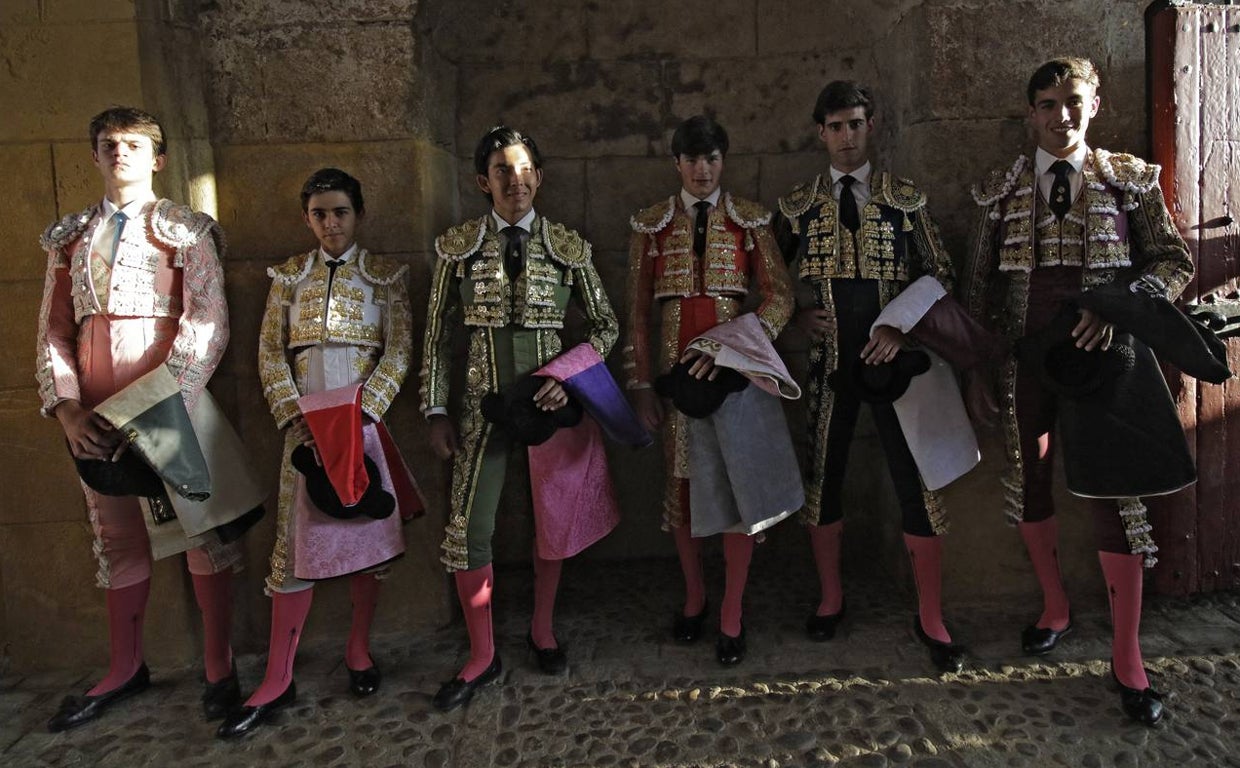 Los seis actuantes inauguraron el ciclo de novilladas de promoción