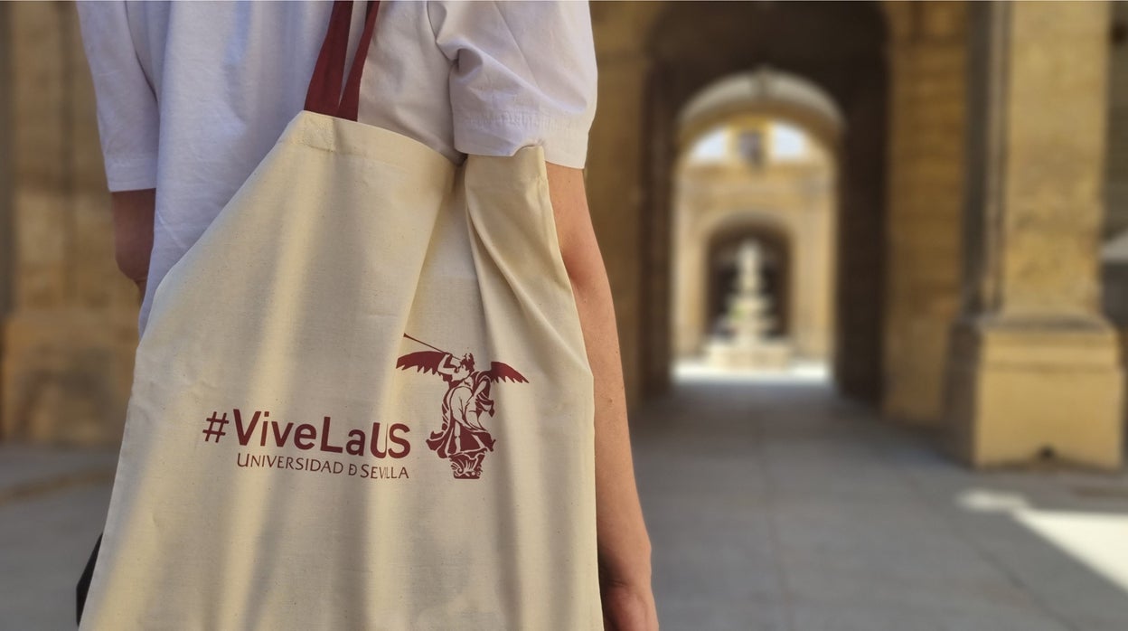 La Universidad de Sevilla venderá gorras, sudaderas y todo tipo de productos de merchandising