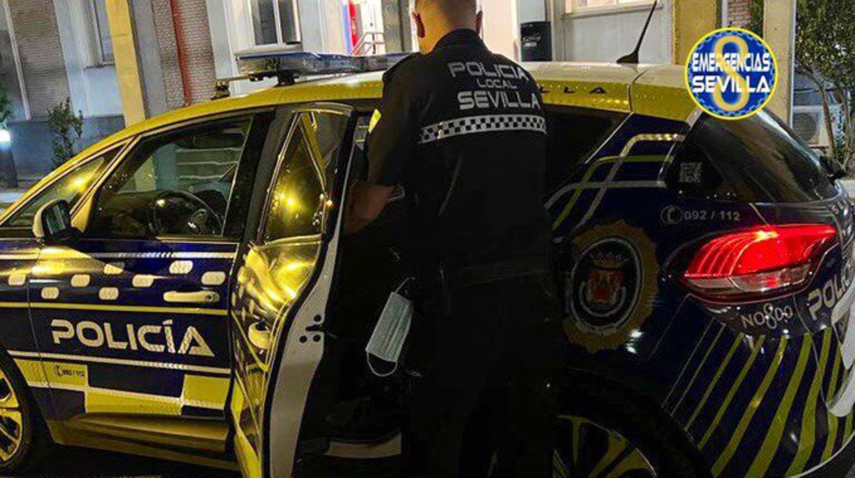 Detenido en Sevilla por intentar tirar a su mujer por el balcón, lo que evitaron sus tres hijas