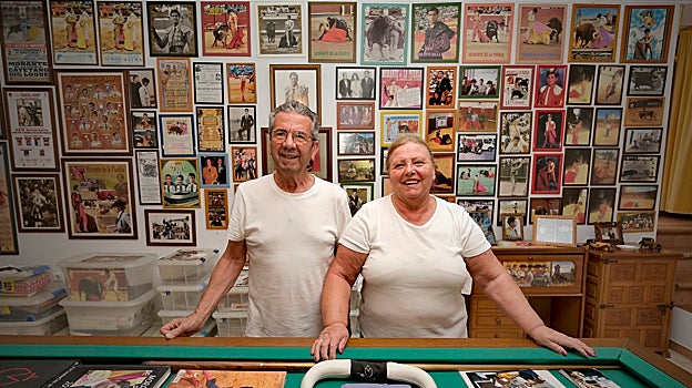 Rafael Romero y Manoli Mena guardan todo tipo de recuerdos del torero
