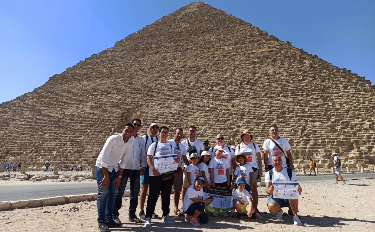 Alumnos, familias y profesores del Nuestra Señora del Carmen en Egipto