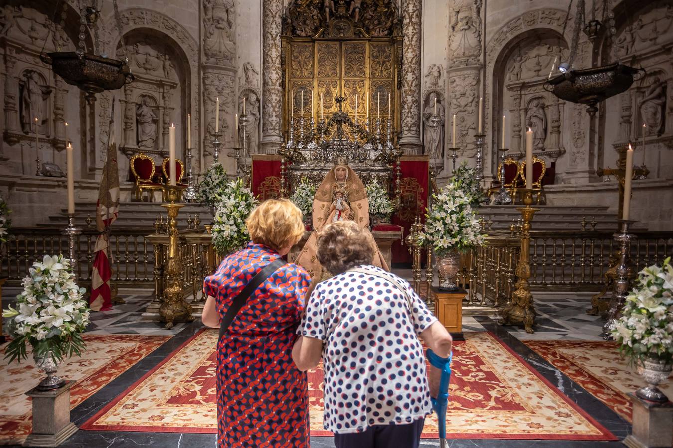 Besamanos a la Virgen de los Reyes