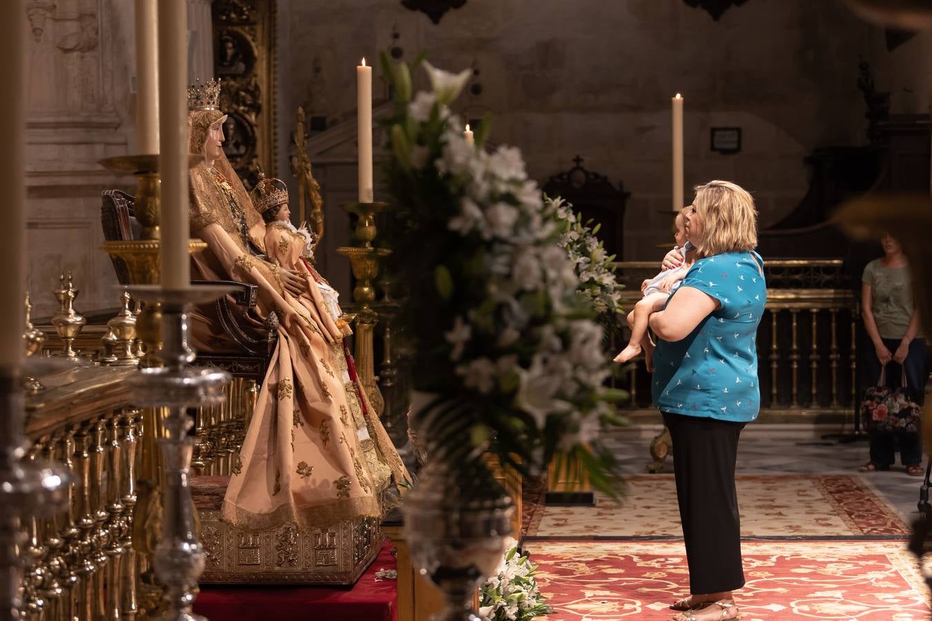 Besamanos a la Virgen de los Reyes