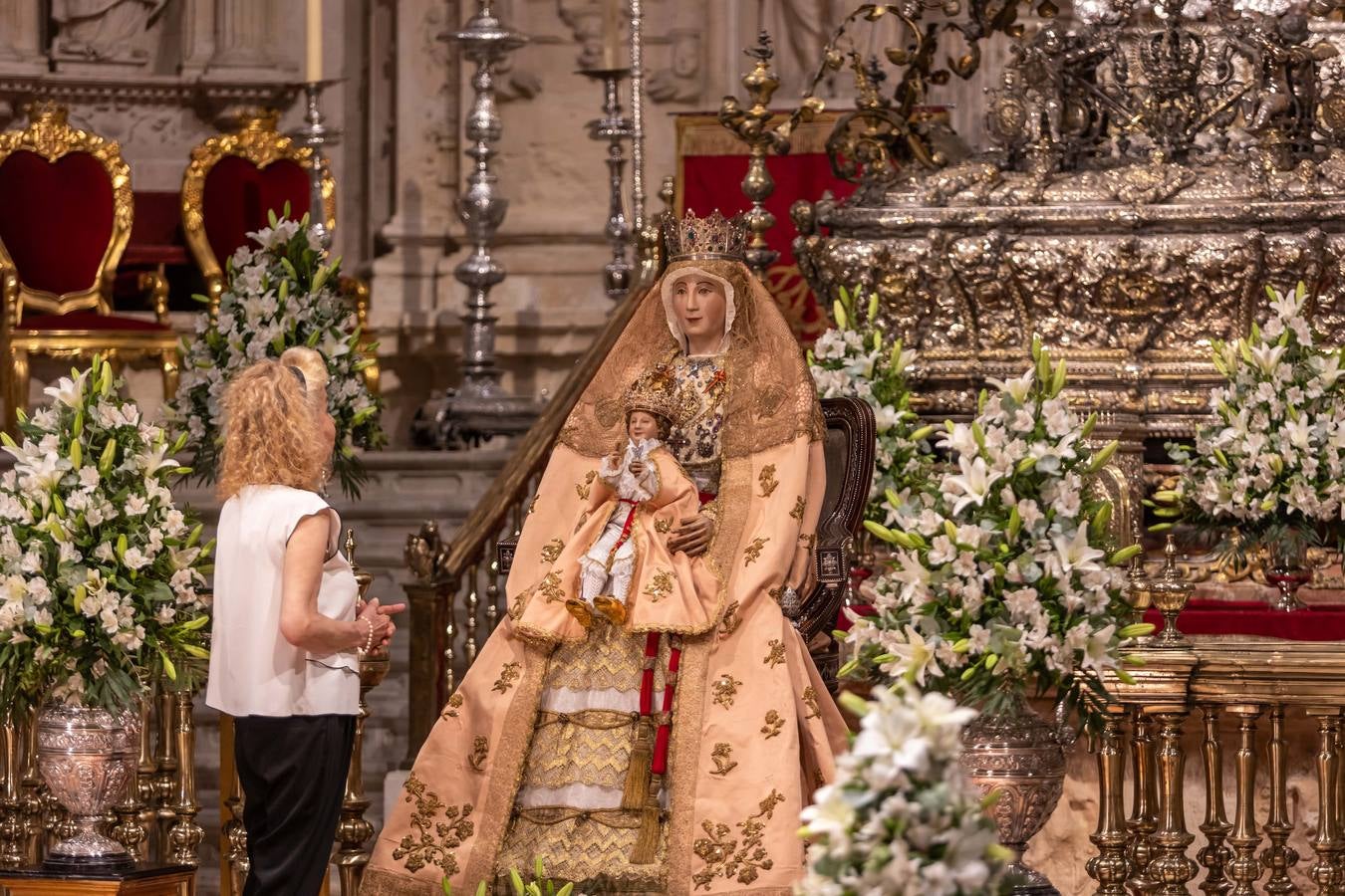 Besamanos a la Virgen de los Reyes