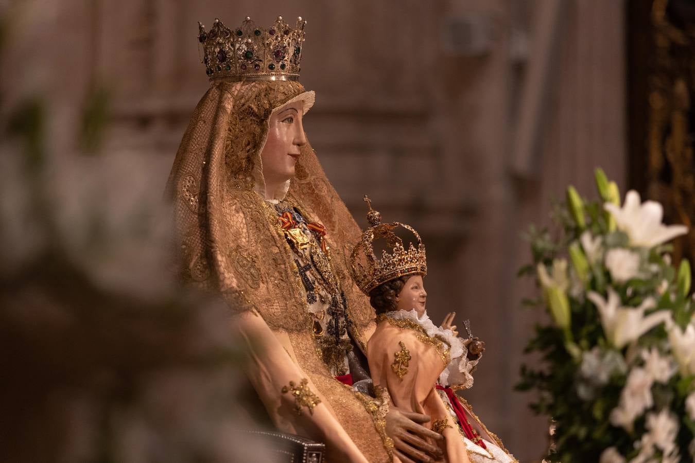 Besamanos a la Virgen de los Reyes