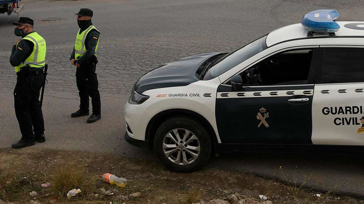 Muere un motorista tras caer de su vehículo en Sanlúcar la Mayor