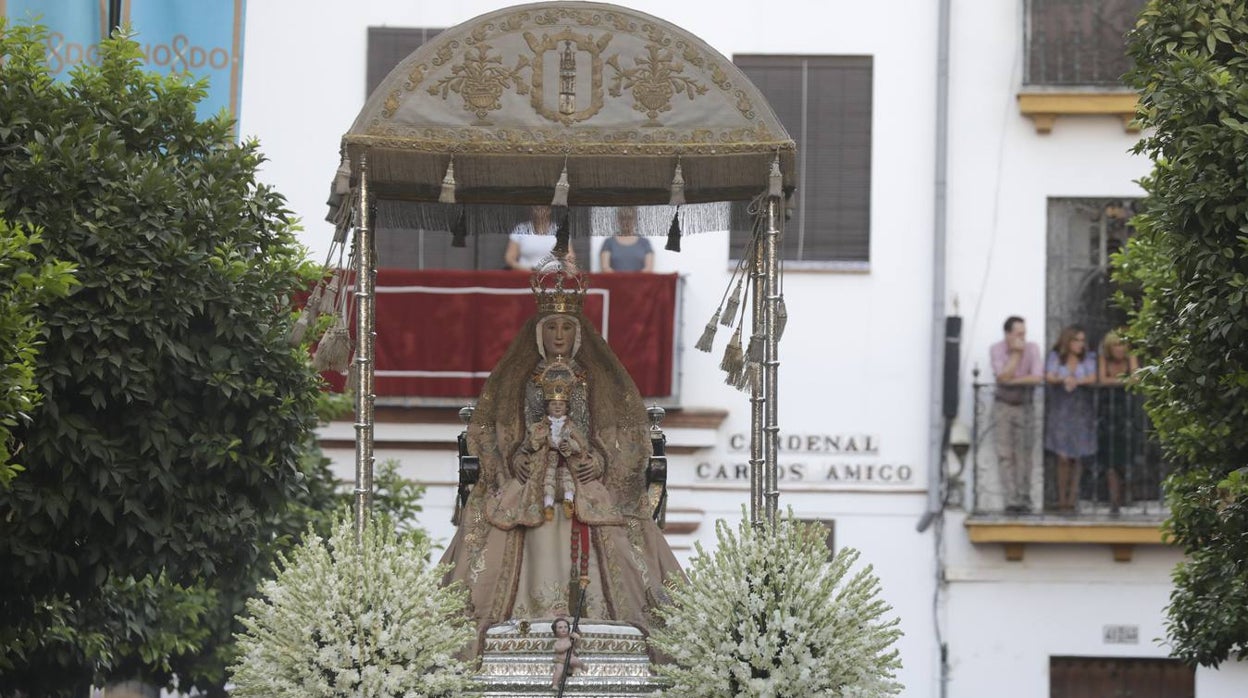 Las imágenes de la procesión de la Virgen de los Reyes (I)