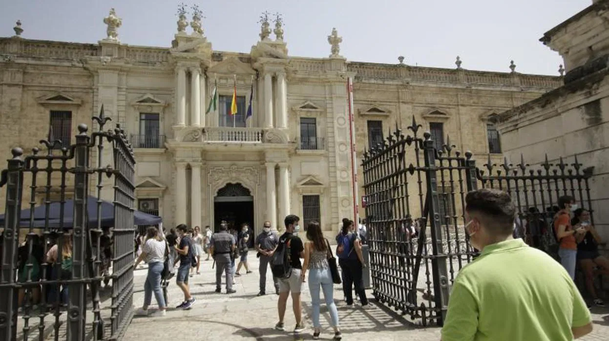 La Universidad de Sevilla se consolida en el top 500 de las mejores del mundo