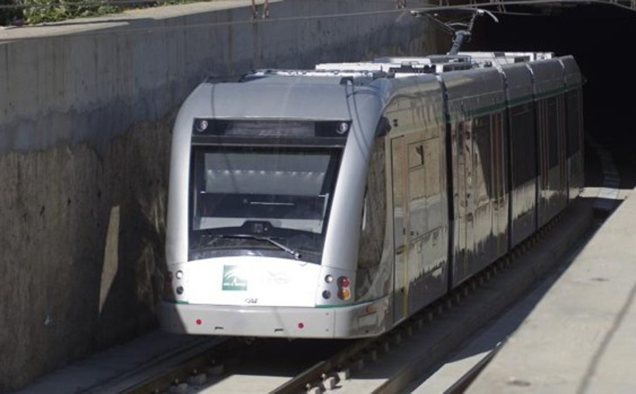 El diputado Pablo Cambronero pide al Gobierno atender el metro de Sevilla