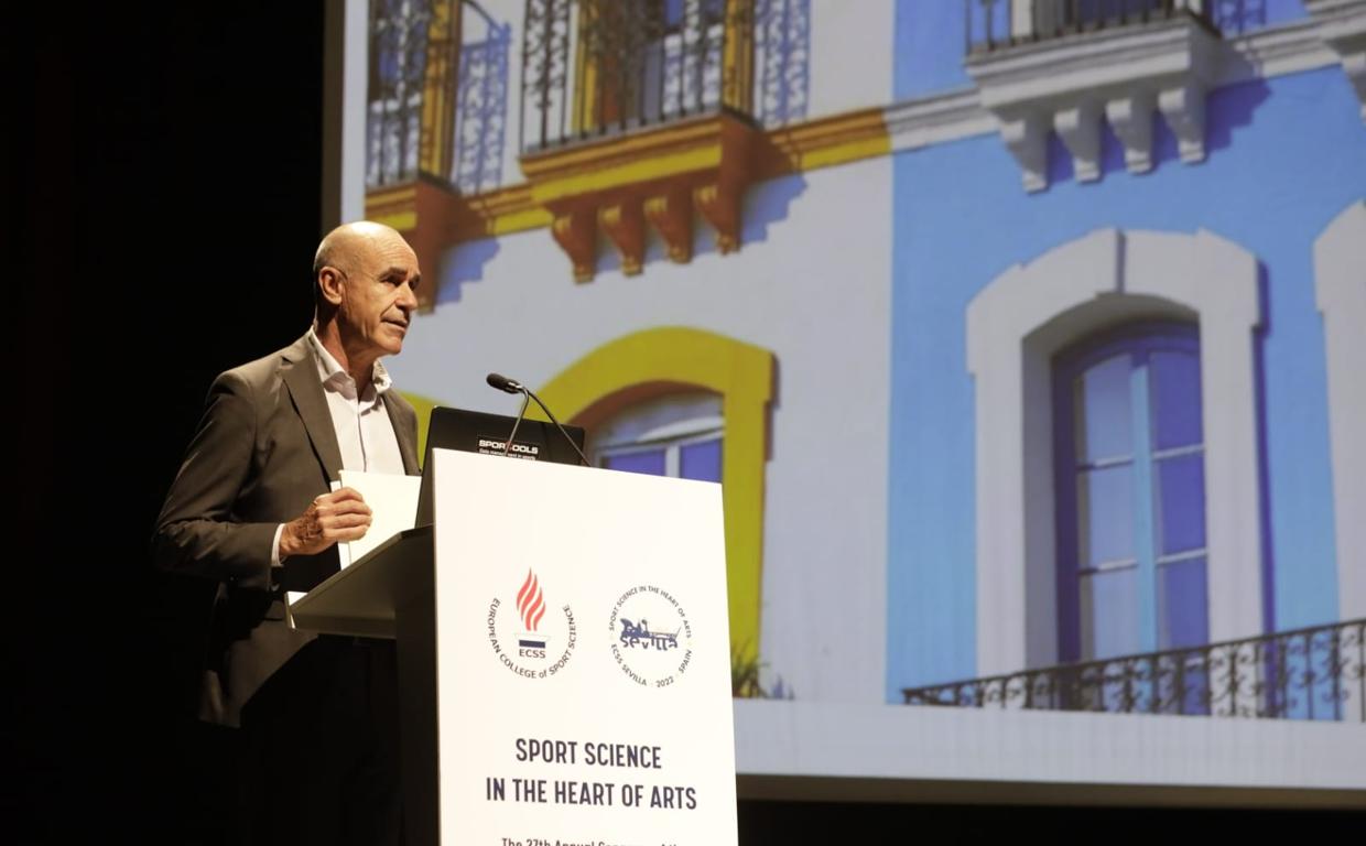 El alcalde de Sevilla en el Congreso del European College of Sport Science, que se está celebrando en Fibes