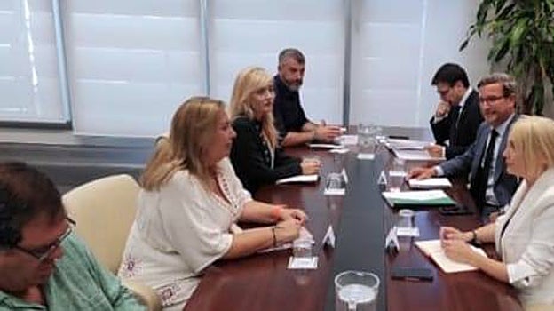 Reunión del consejero de Política Industrial y Energía de la Junta, con representantes de URG Andalucía