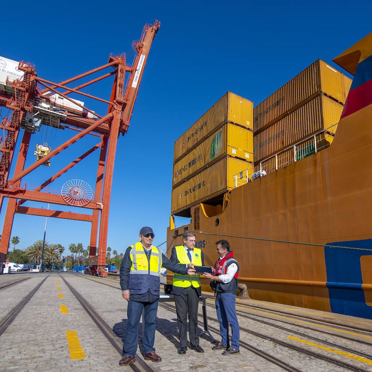 La Junta de Andalucía 'acelerará' el proyecto de hidrógeno verde de Solaner Dos en el Puerto de Sevilla