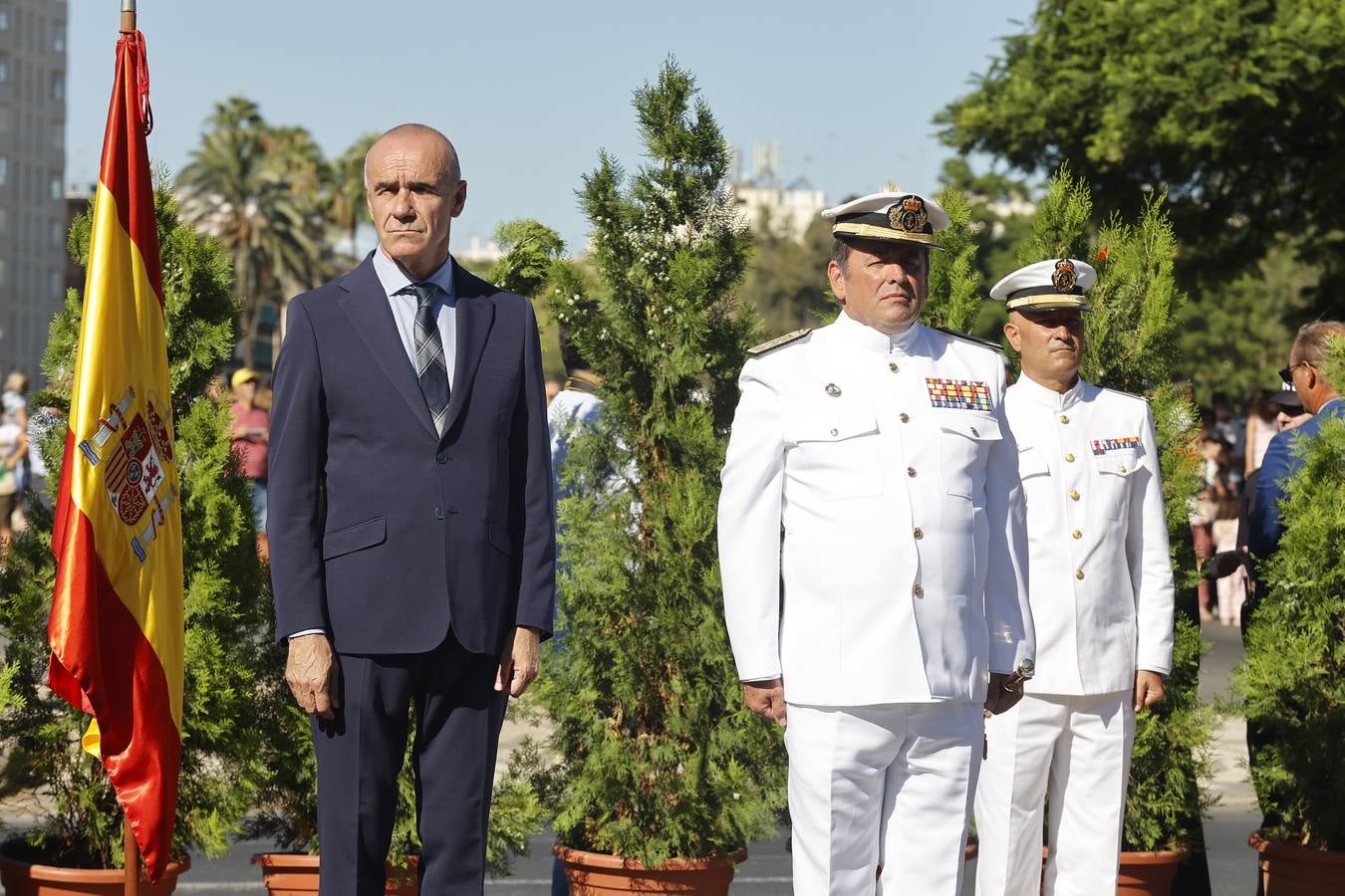 Homenaje a Elcano en la glorieta de los Marineros Voluntarios