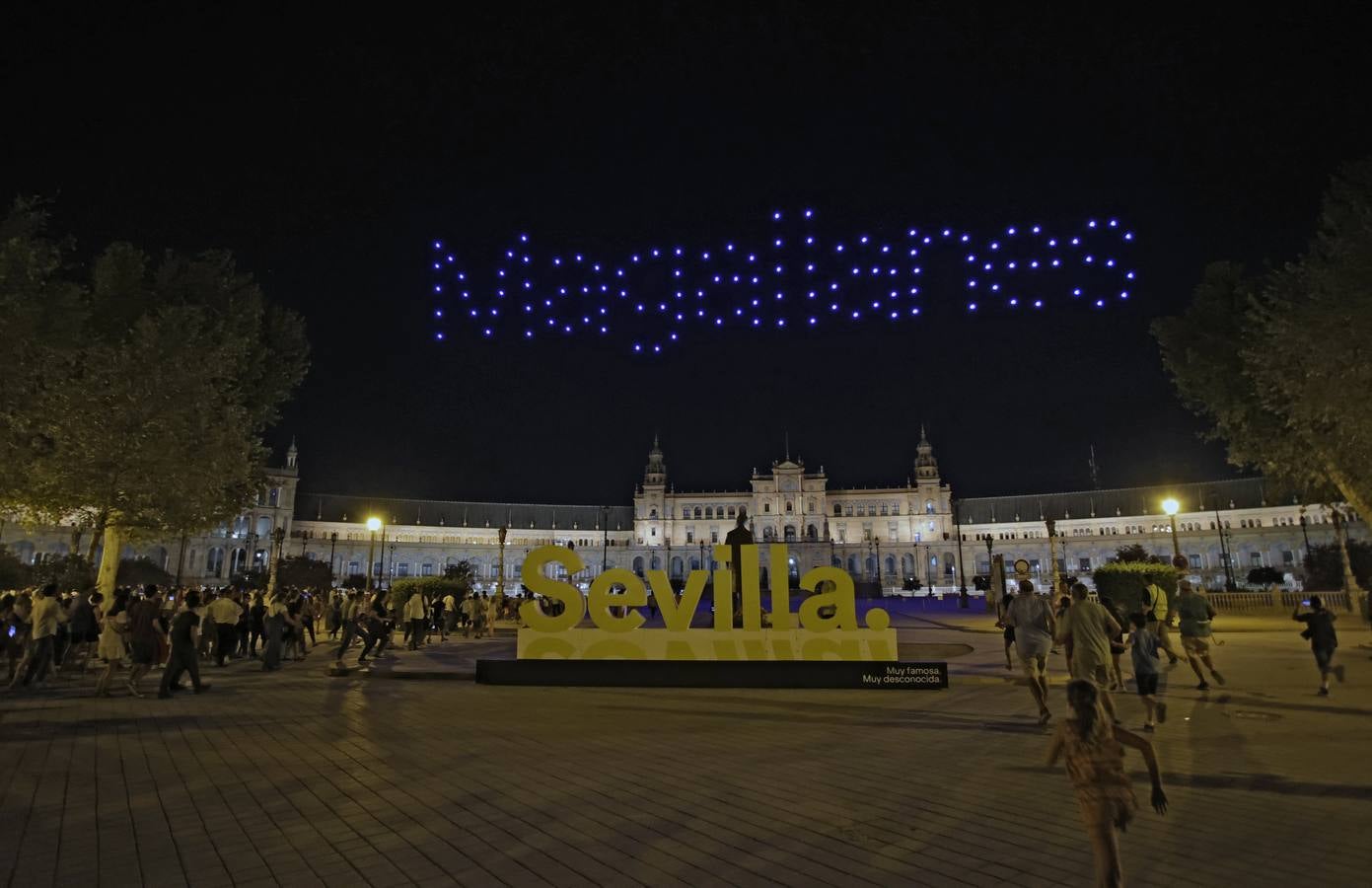 Un momento del espectáculo de drones que tuvo que suspenderse