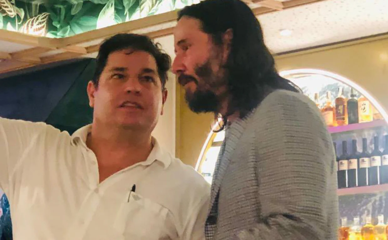 Keanu Reeves junto a Javier Fernández en Los Baltazares