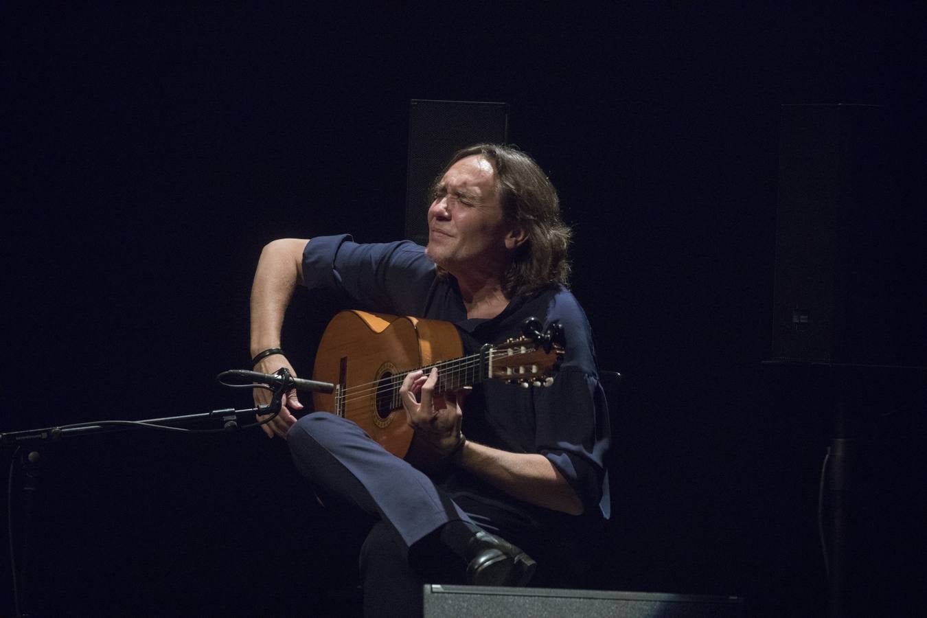 Vicente Amigo, durante su actuación en el Teatro de la Maestranza de Sevilla
