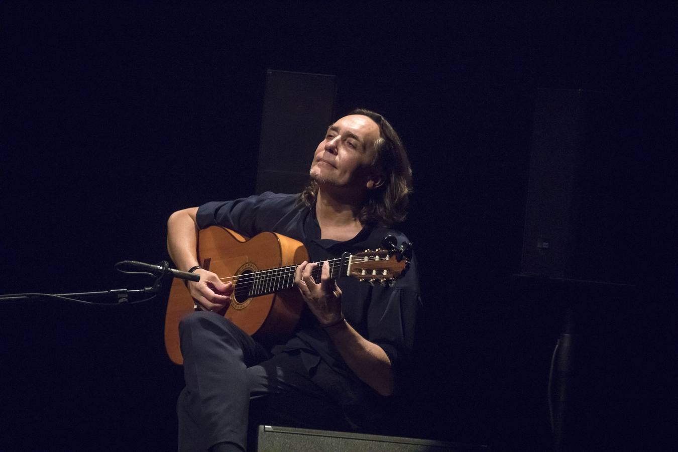 Vicente Amigo, durante su actuación en el Teatro de la Maestranza de Sevilla