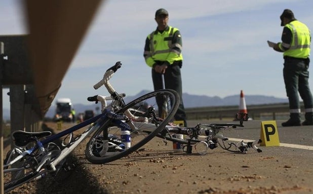 Un ciclista en Lora del Río y un peatón en Alcalá de Guadaíra, nuevas víctimas mortales en la carretera