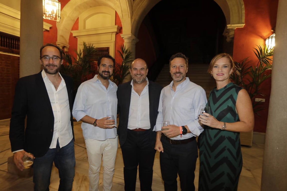 Jorge Fernández, Monty Fernández, Luis Miguel Aguirre, Miguel Campos y Cristina Camoyán