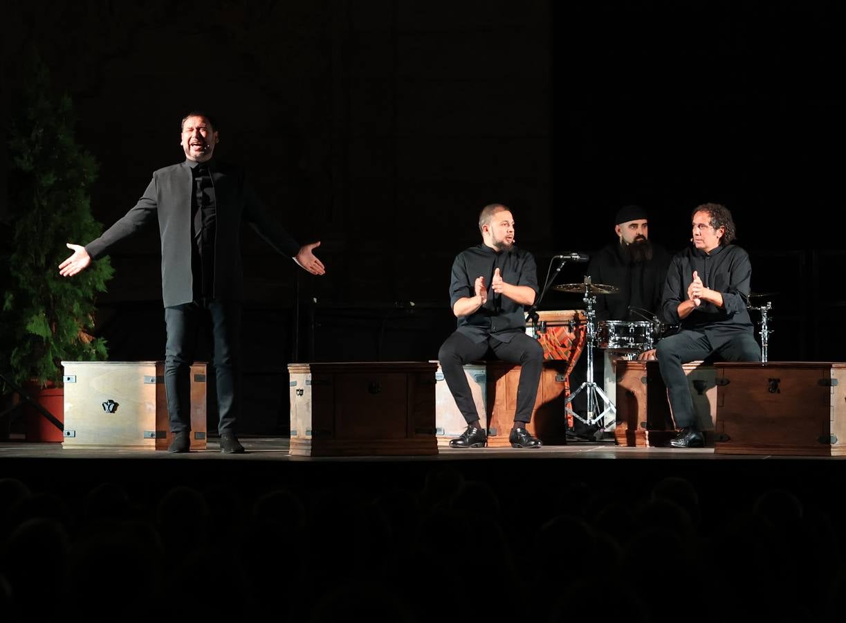 José Valencia, durante su espectáculo, en el Real Alcázar de Sevilla