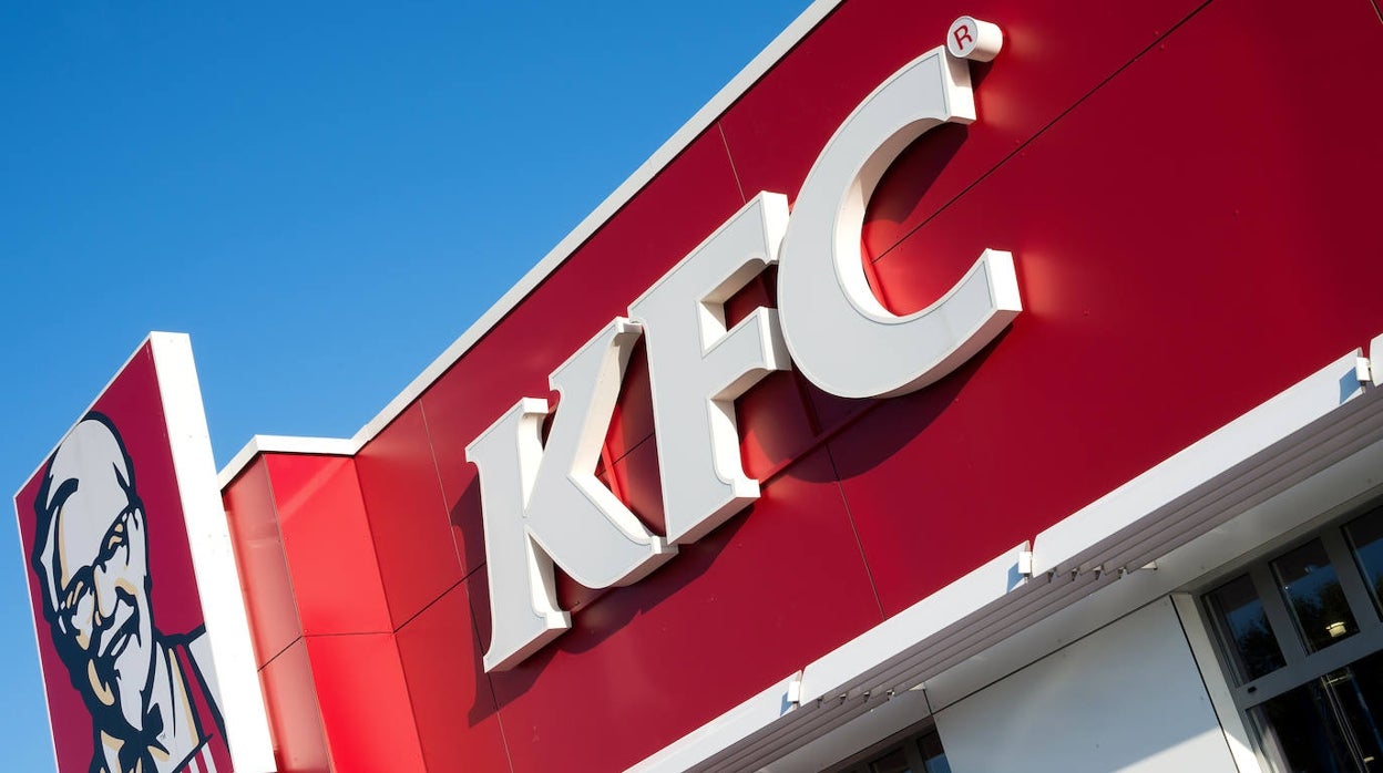 KFC lanza 20 ofertas de empleo en Sevilla con sueldos de entre 900 y 1.500 euros brutos